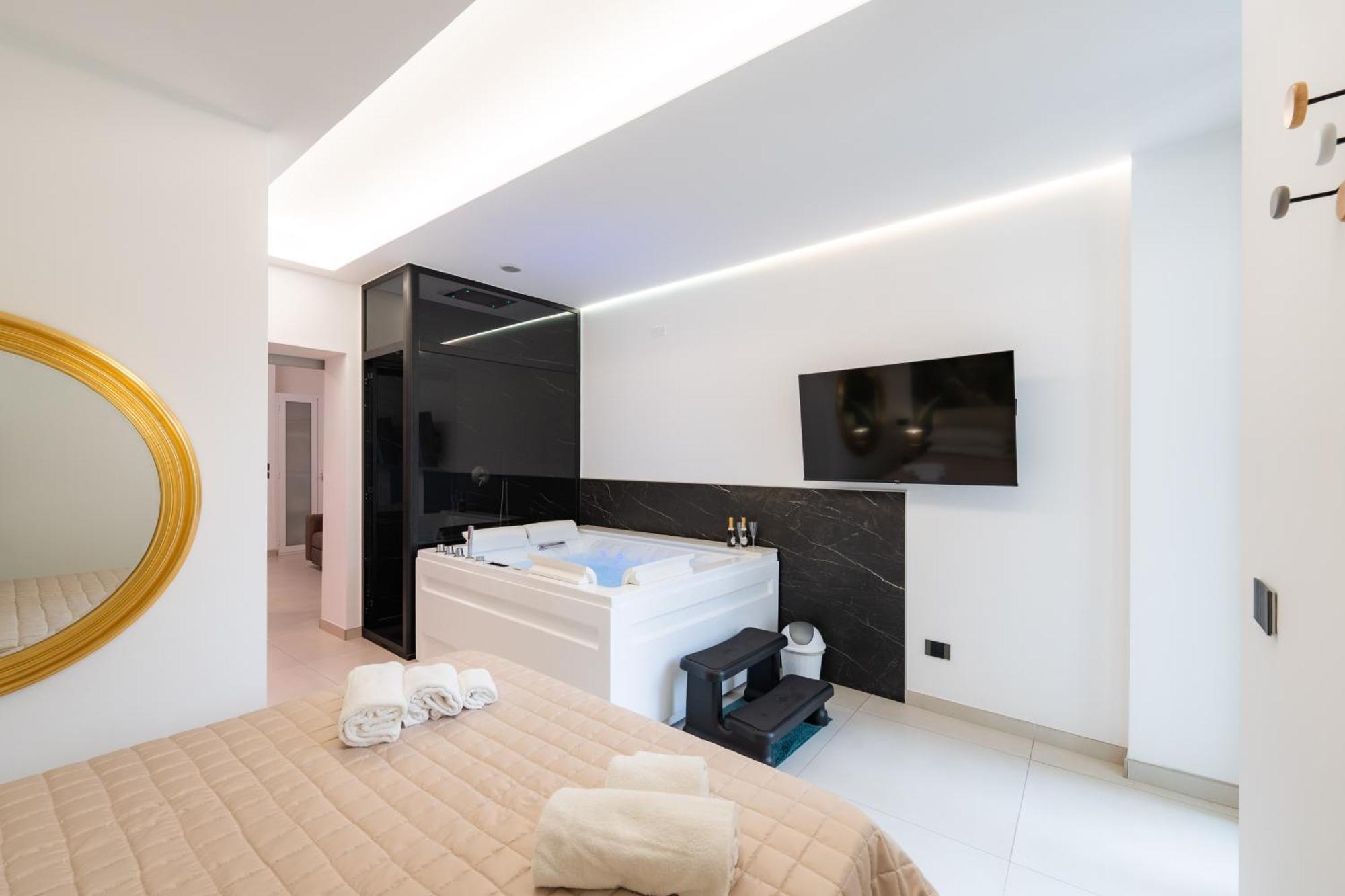 Queen Suite Spa Bath