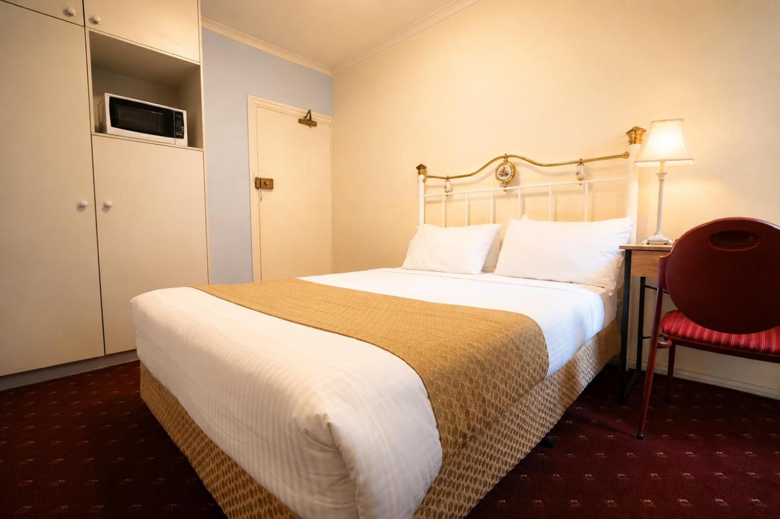 Deluxe Queen Room