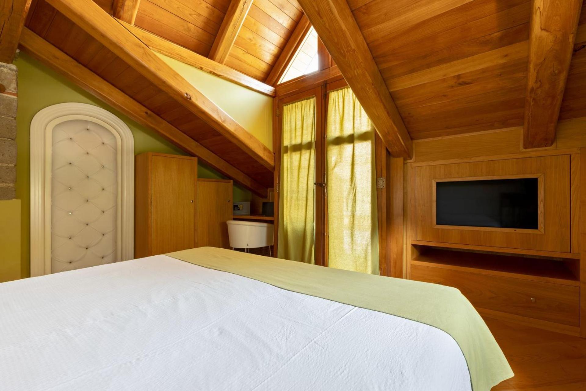 King Room Mountain View