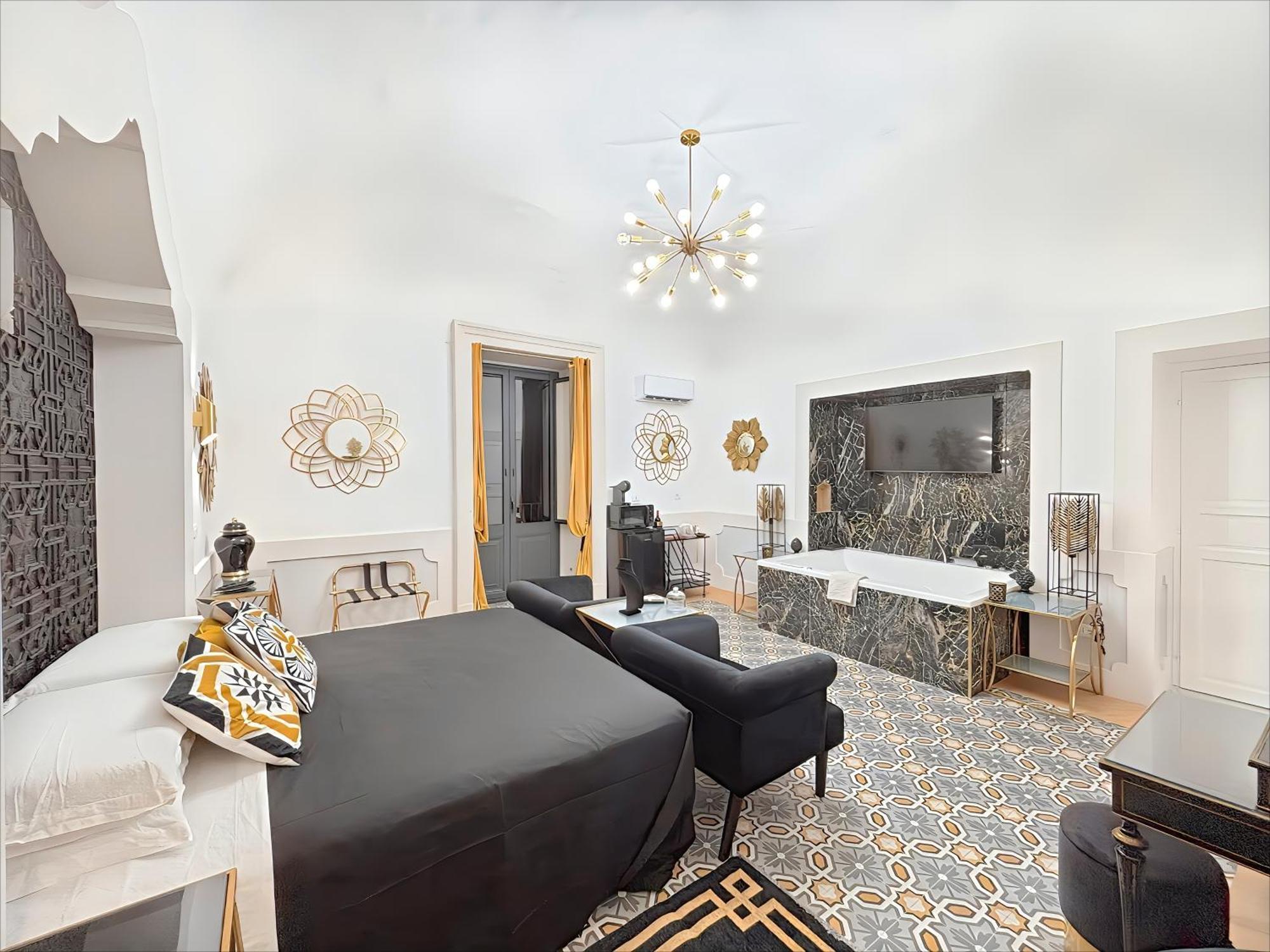 King Suite Spa Bath