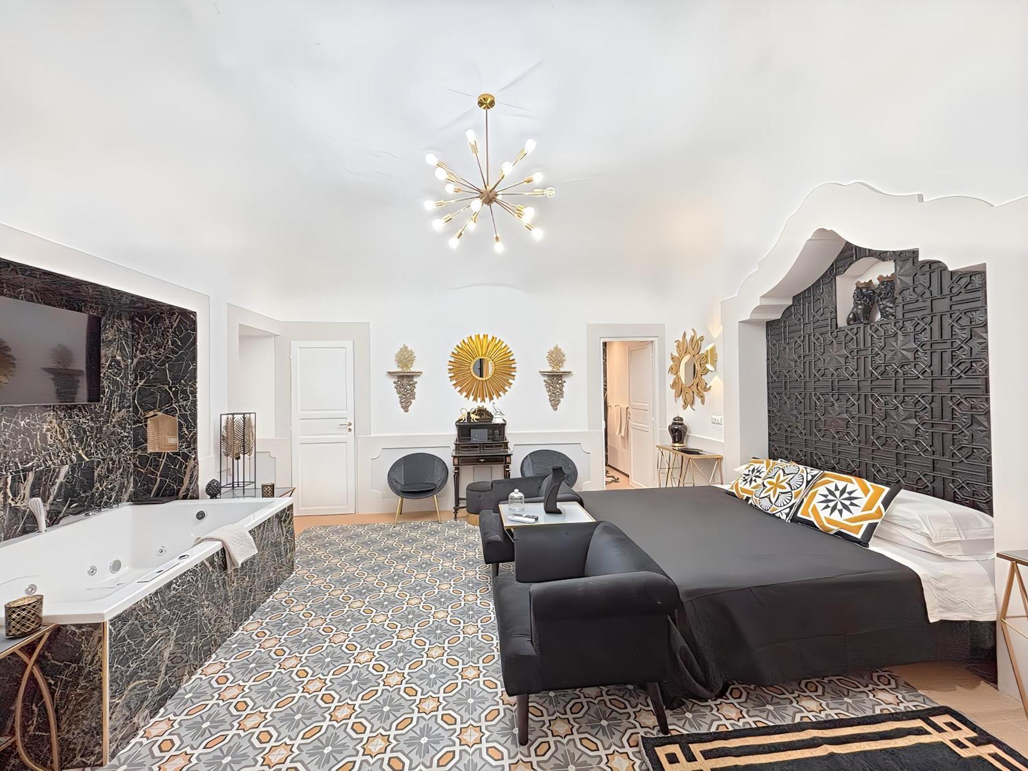 King Suite Spa Bath