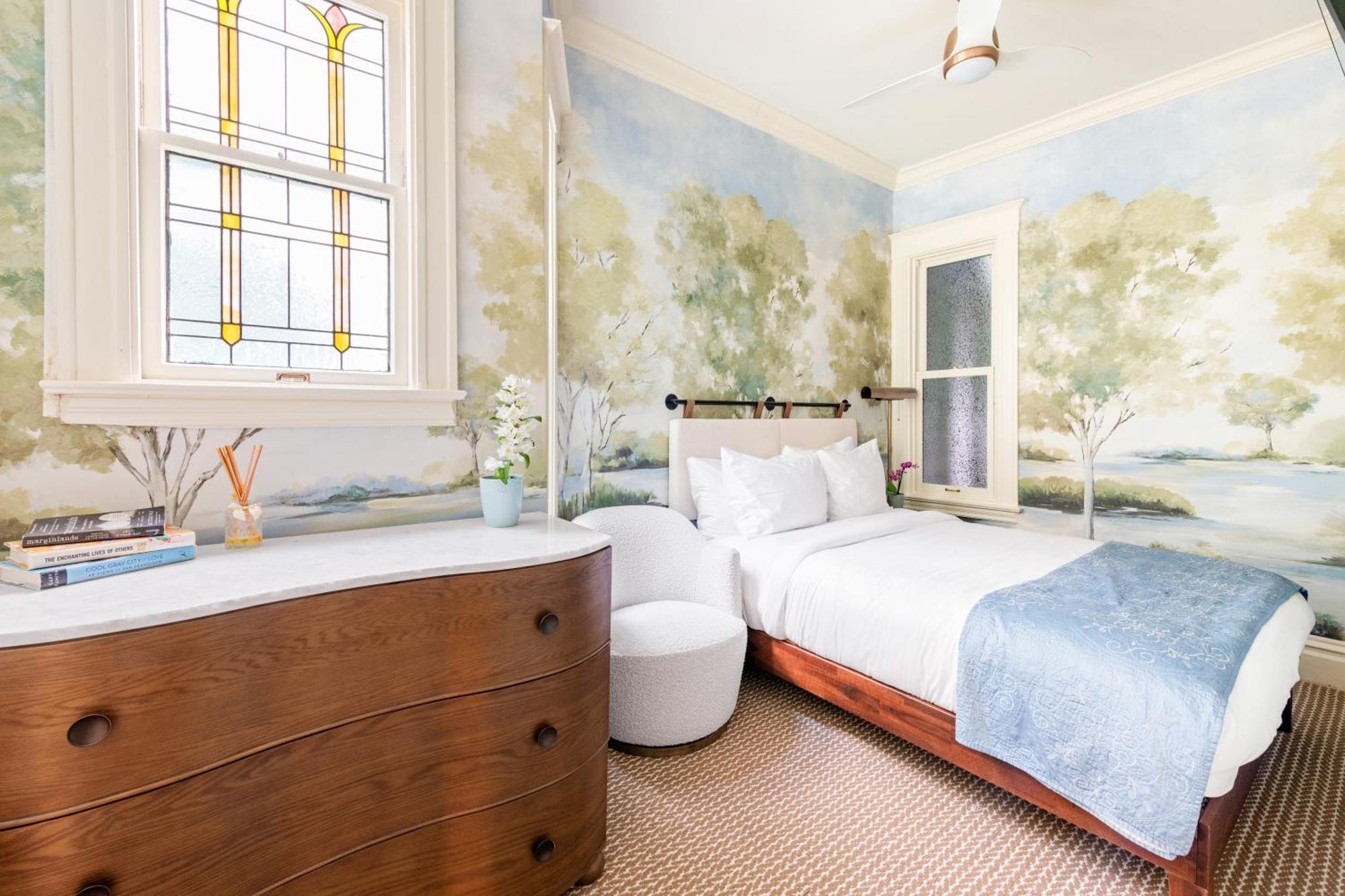 Queen Room
