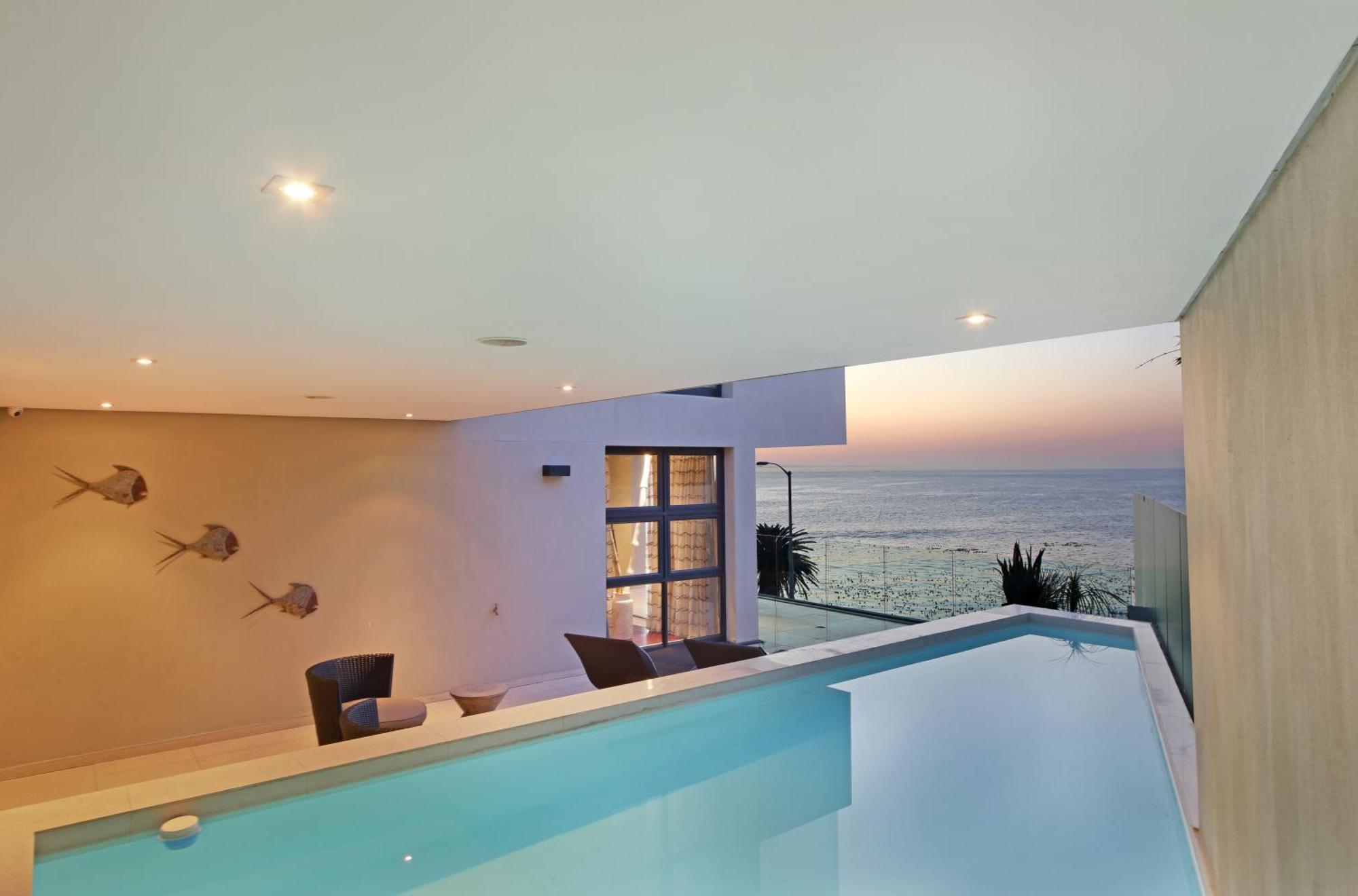 Luxury Pool Suite