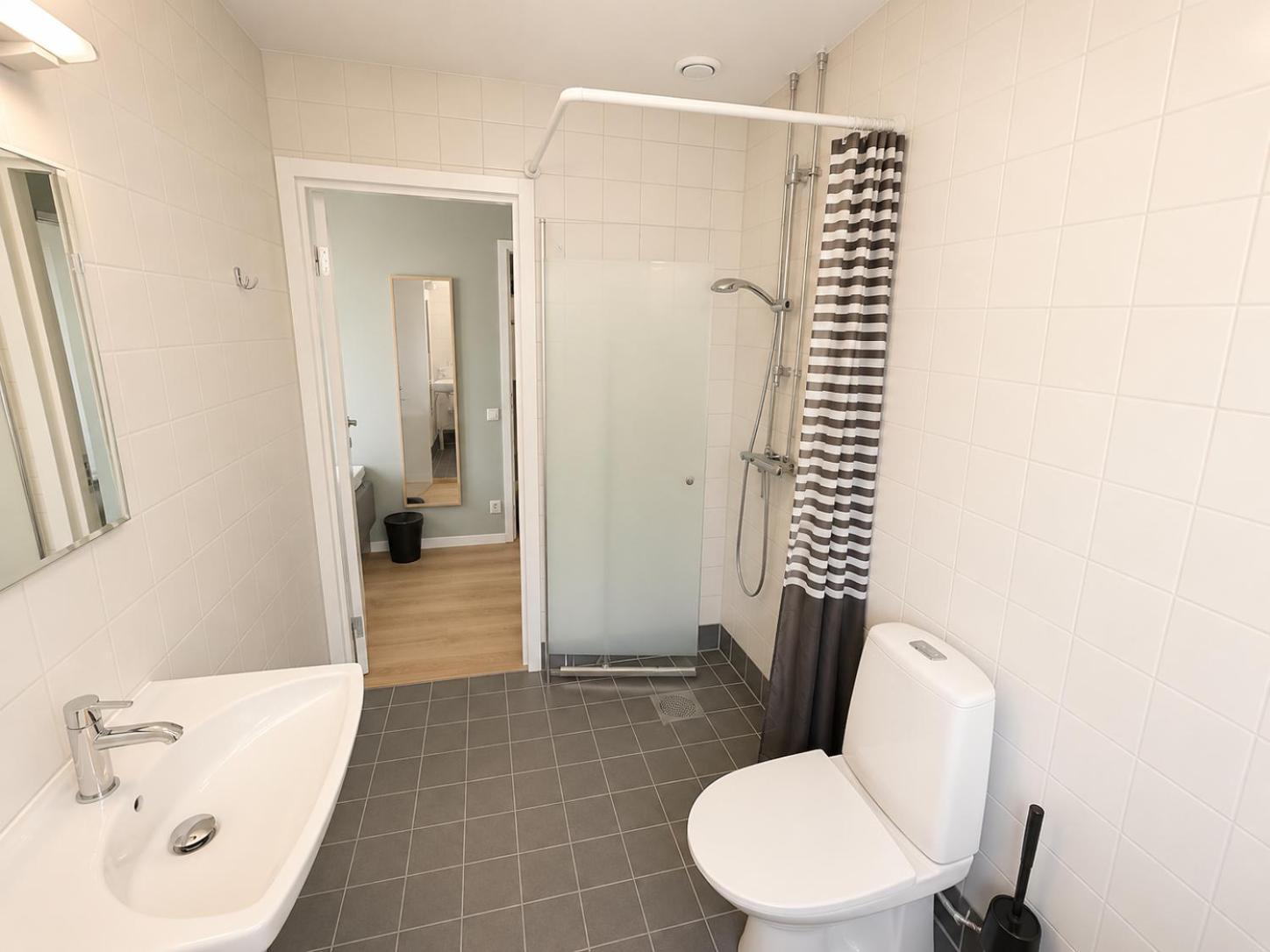 Værelse for 2 personer med eget badeværelse