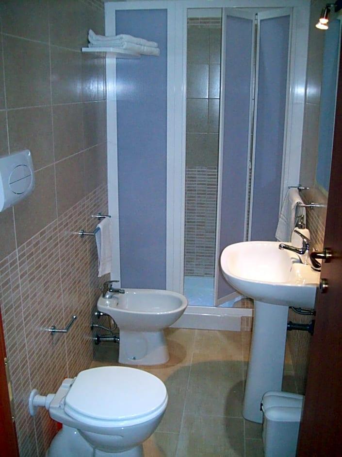 Camera Singola con Bagno Privato