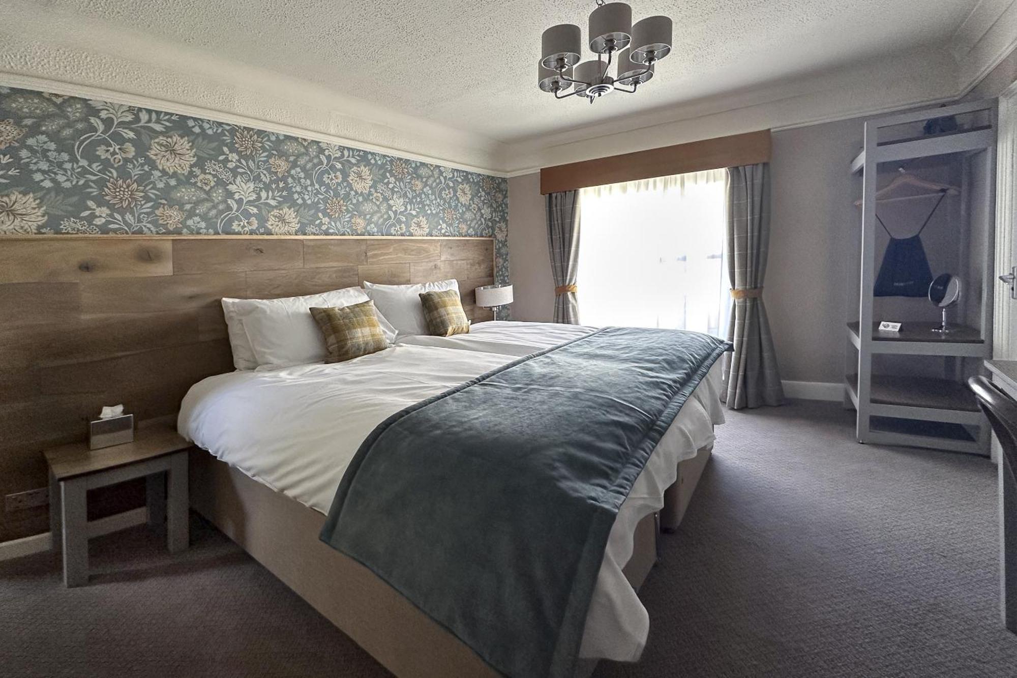 Double or Twin Room with Private Bathroom