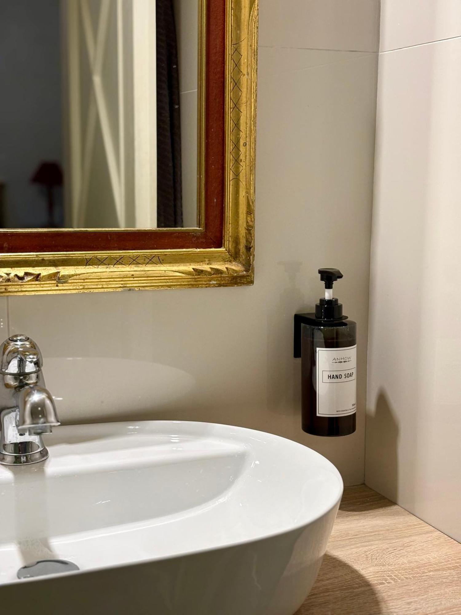 Deluxe Queen Suite