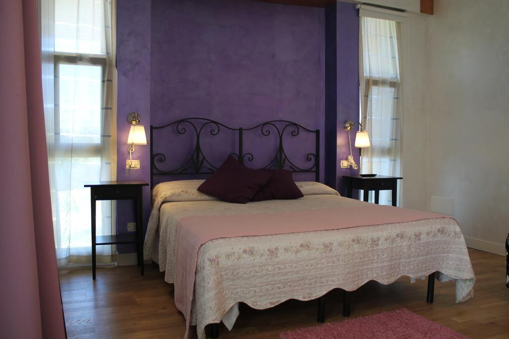 Double or Twin Room Private Bathroom