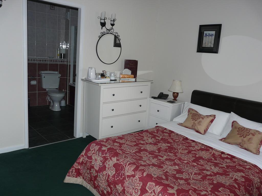 Large Double Room with Bath