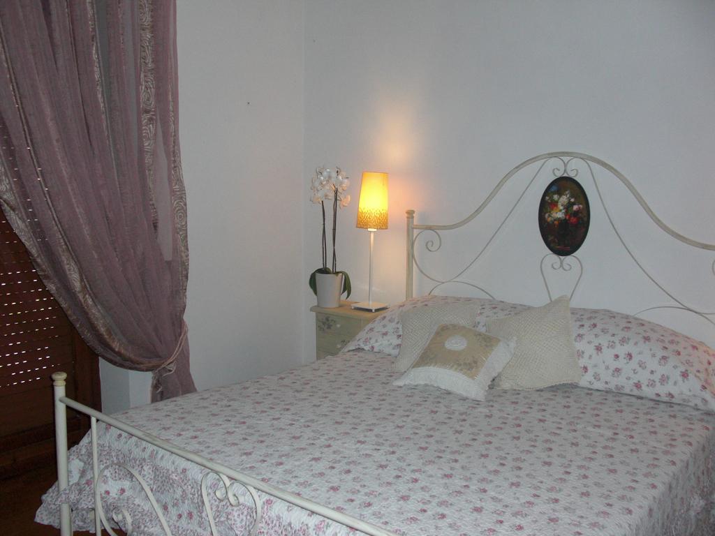 Deluxe Room (2 Adults + 1 Child),191110858:JPEG