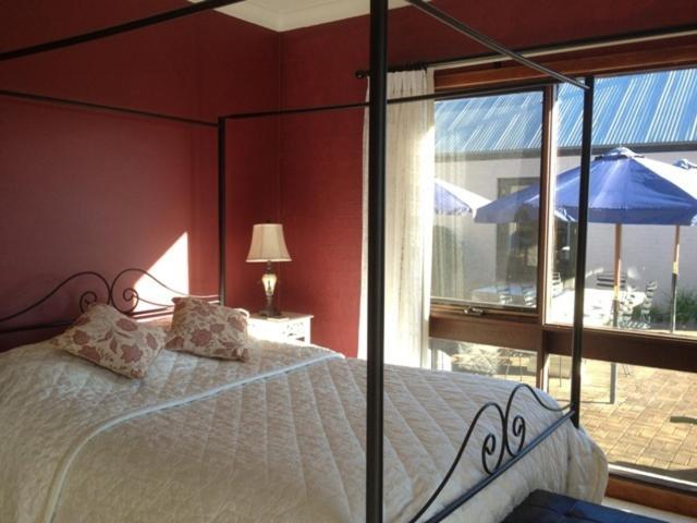 Red Queen Room,19792090:JPEG
