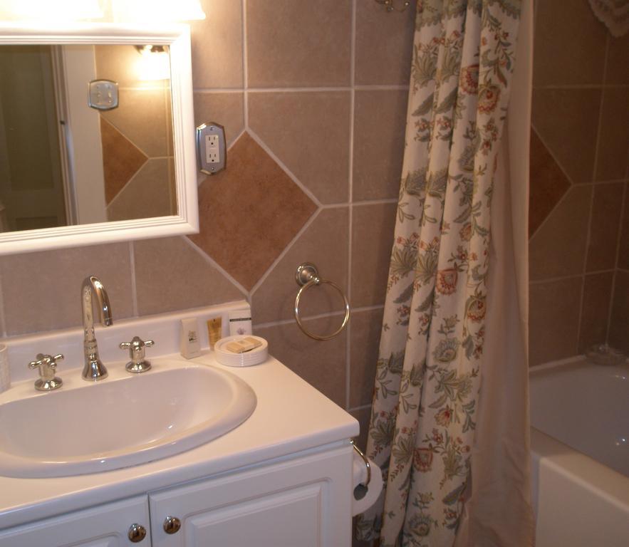 Queen Room Kitchenette Balcony,799585281:JPEG