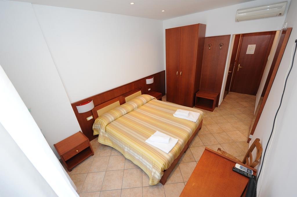 Standard Double Room,202501099:JPEG