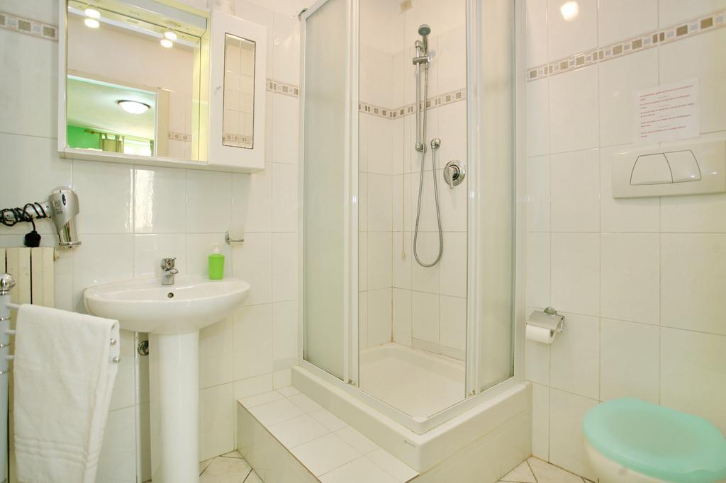 Studio Apartment,328141381:JPEG