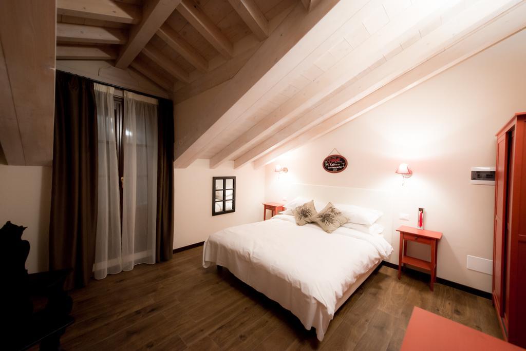 Standard Double Room,211809899:JPEG