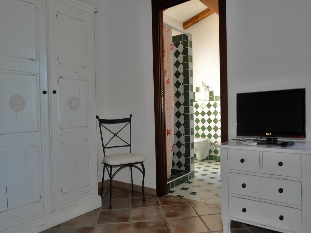 Double or Twin Room Bathroom