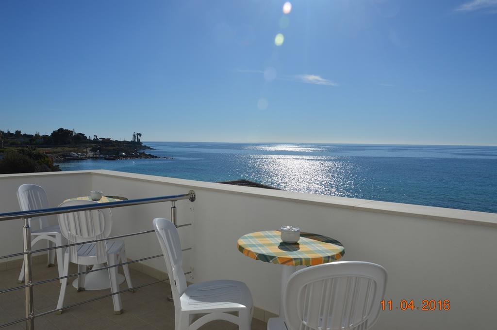 Double or Twin Room Sea View