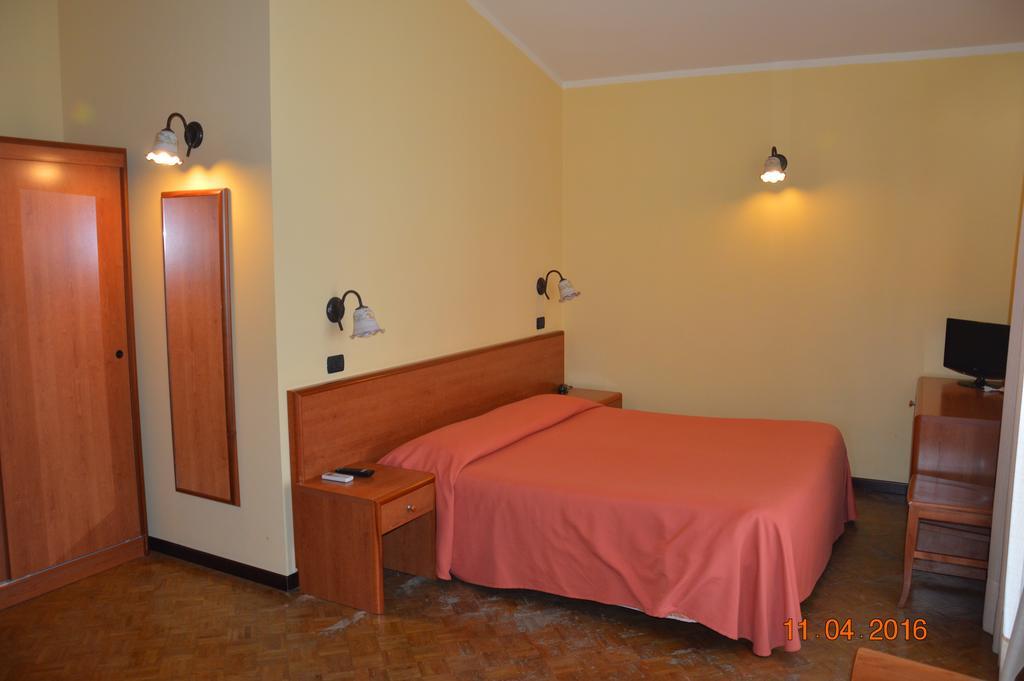 Double or Twin Room Sea View