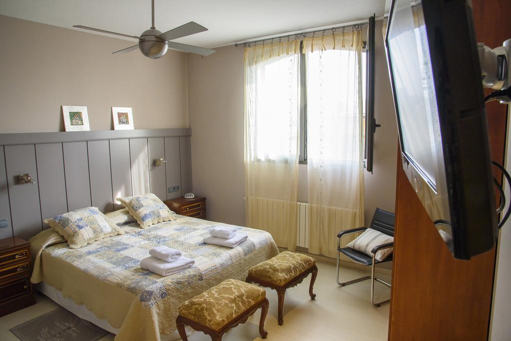 Family Room with Bath,1588122921:JPEG