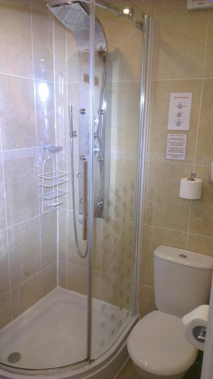 Four Poster King Size Double Room,219427037:JPEG