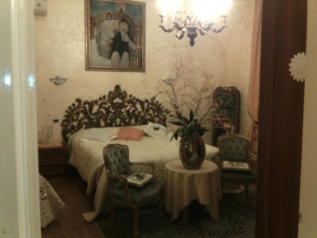 Double Room with Private Bathroom,219719621:JPEG