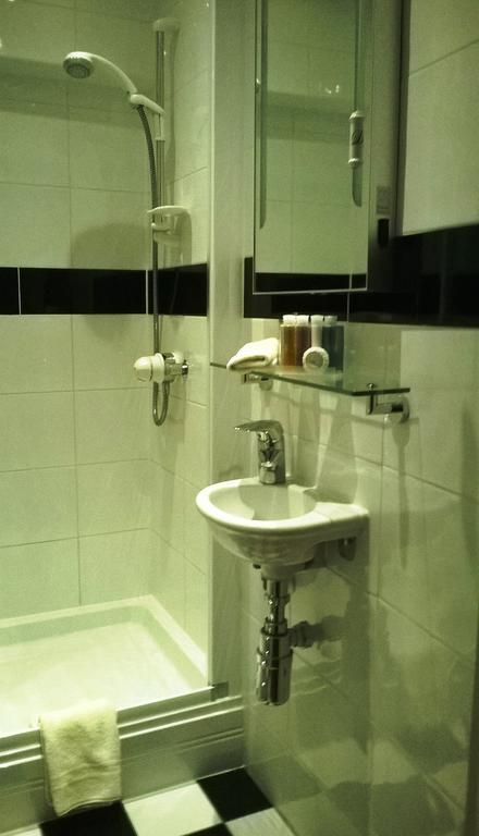 Single Room with Private External Bathroom