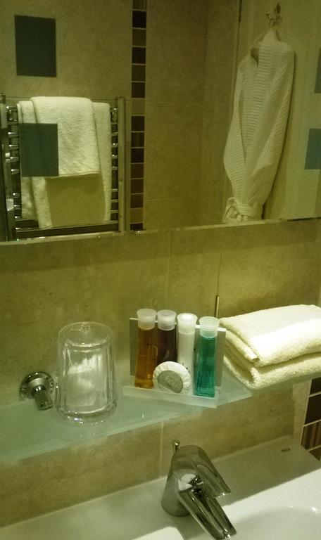 Twin Room with Private External Bathroom