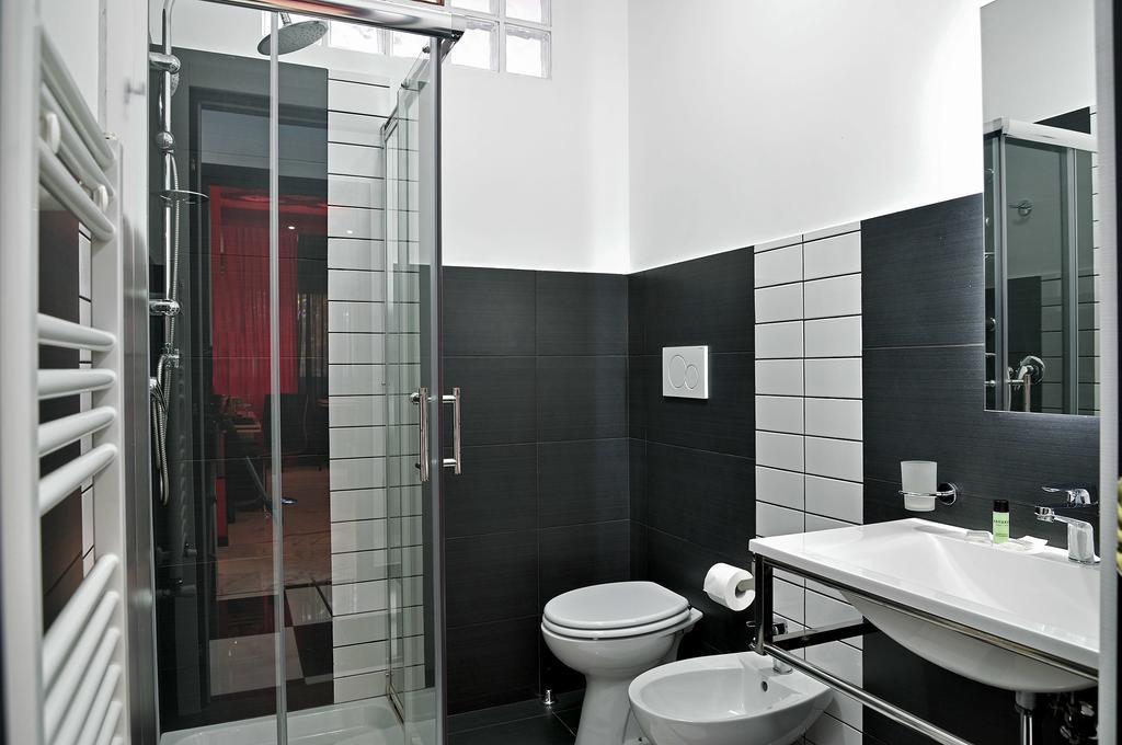 Double Room with Private External Bathroom,220404230:JPEG