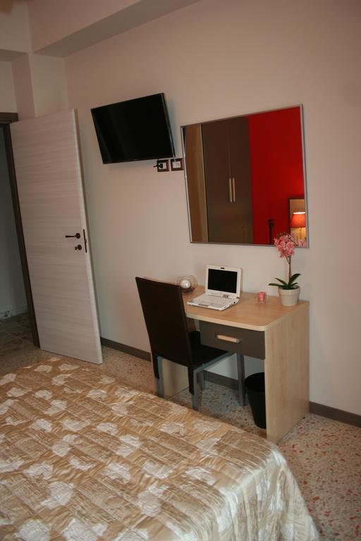 Double or Twin Room Private Bathroom