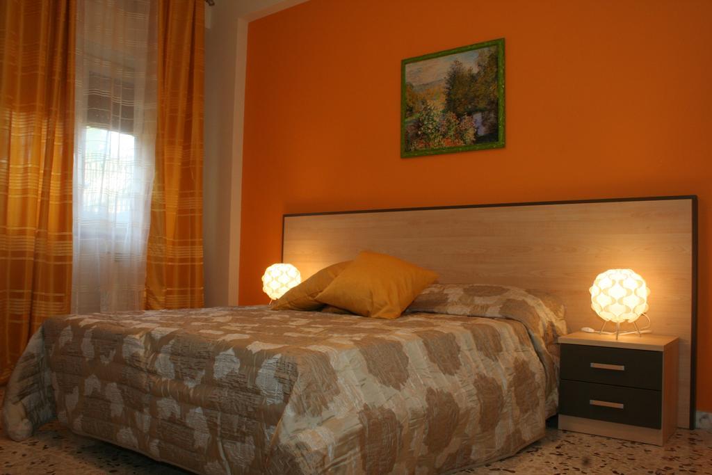 Double or Twin Room Private External Bathroom