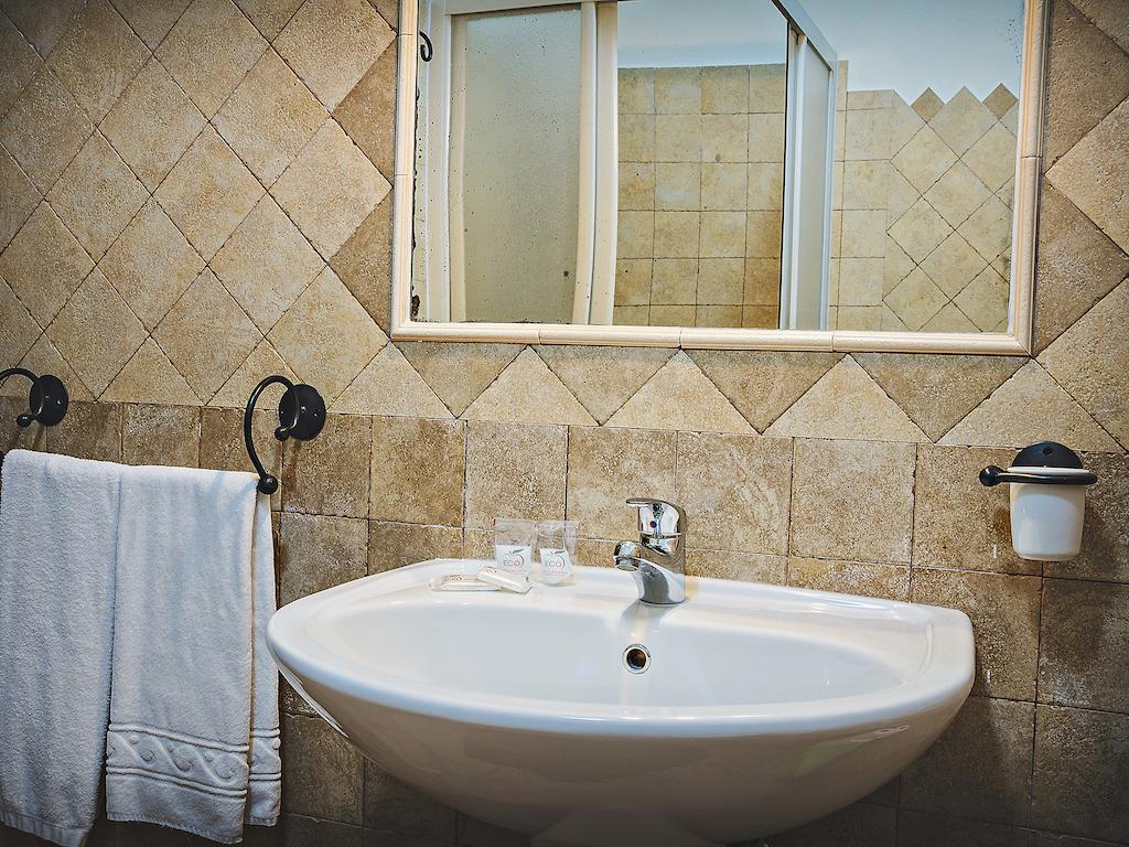 Quadruple Room Private Bathroom