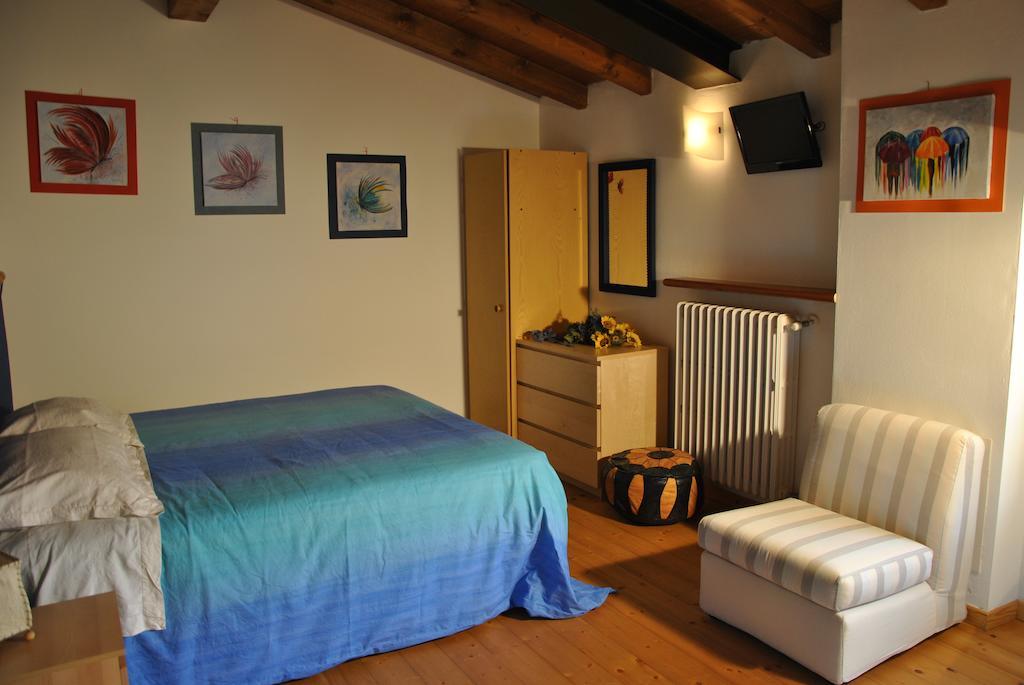 Camera Tripla con Bagno in Comune