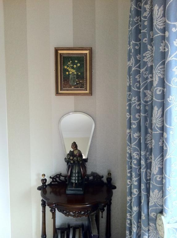 Twin Room,1559515465:JPEG