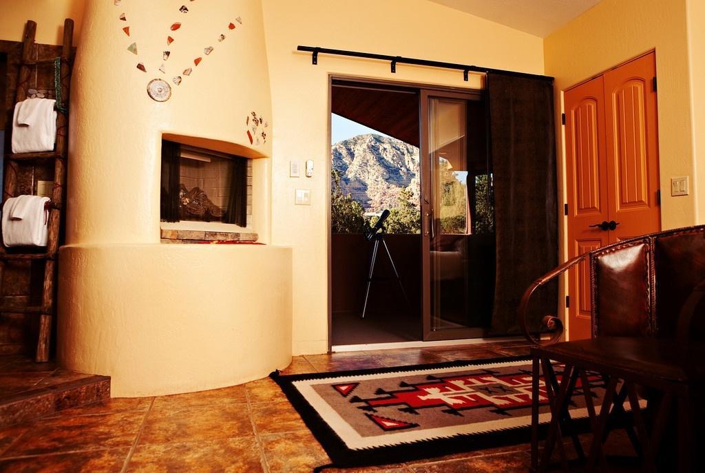 Sacred Feather Room (King with Balcony)