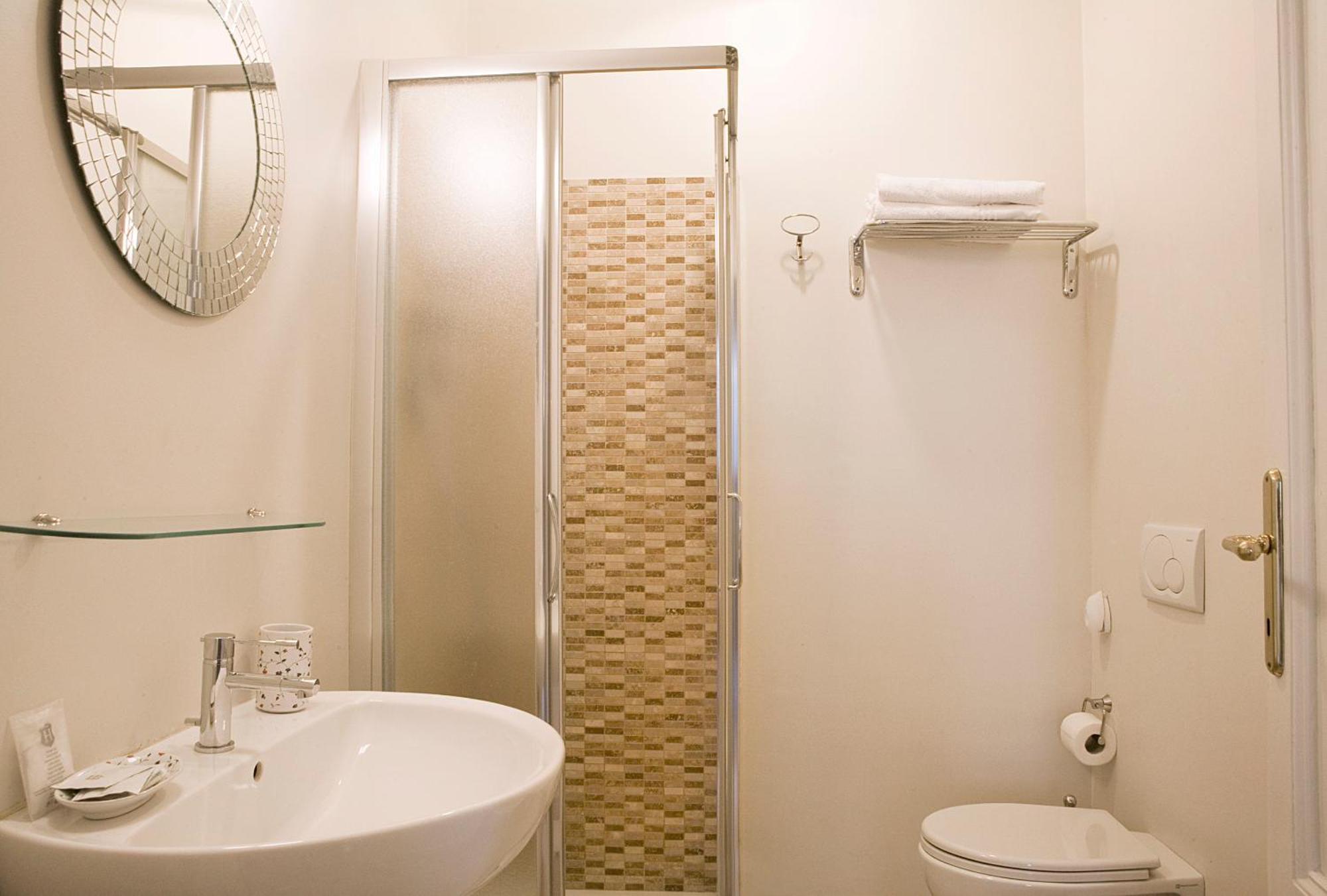 Double Room with Private External Bathroom,769940623:JPEG