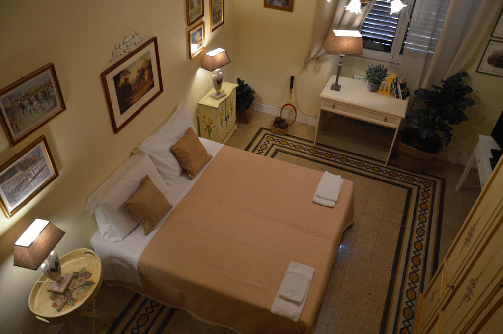 Doppel- oder Zweibettzimmer