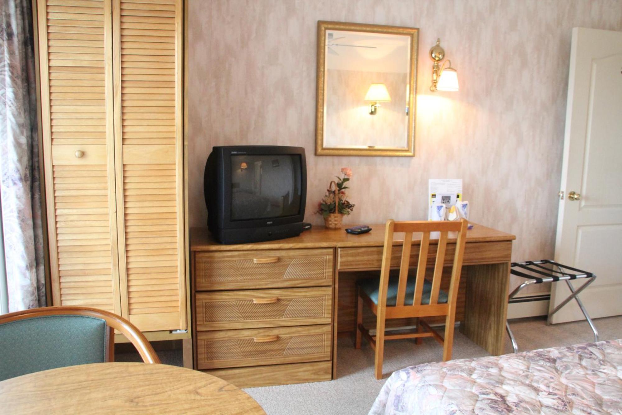 Queen Room - Non-Smoking