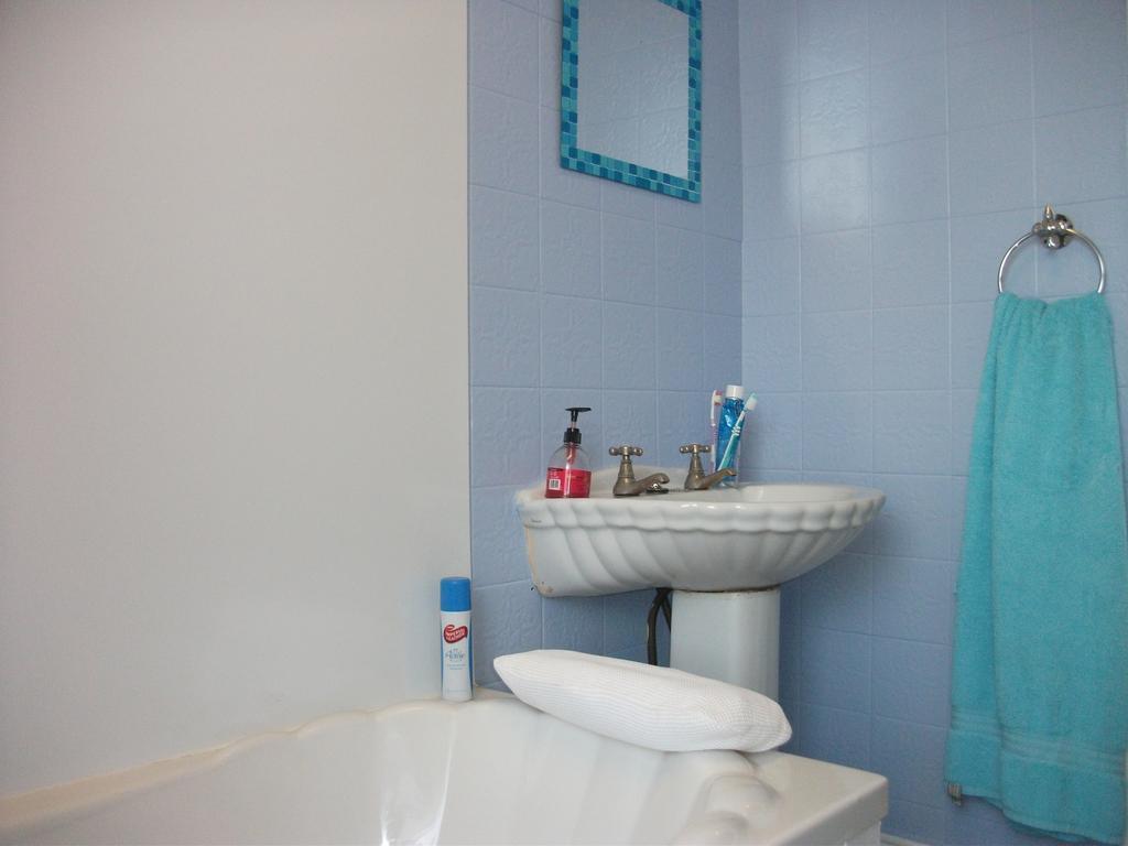 Single Room with Shared Bathroom