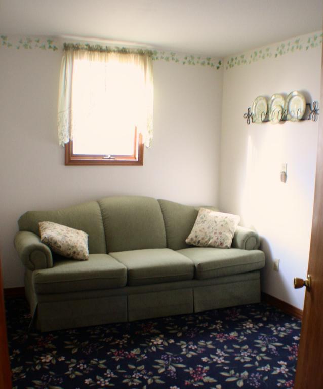 Deluxe Queen Suite