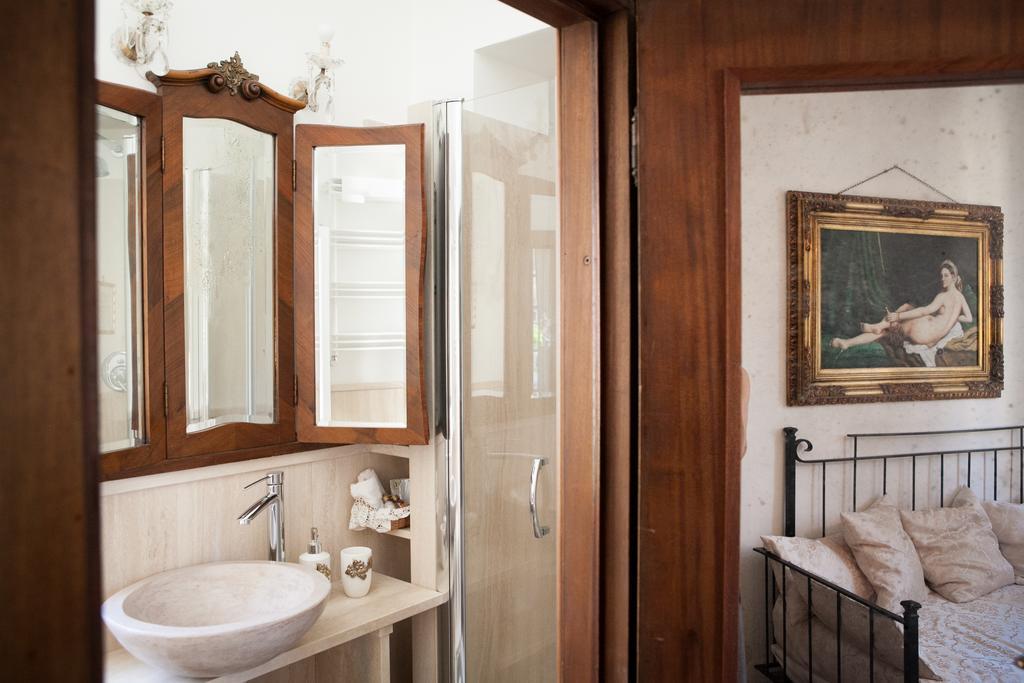 Romantic Suite,266174645:JPEG