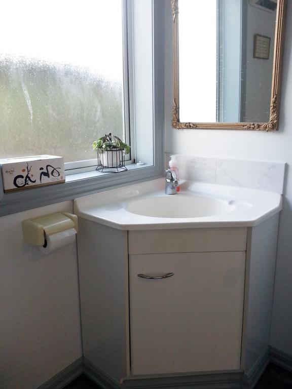 Deluxe King Room with Courtyard Access,267562161:JPEG