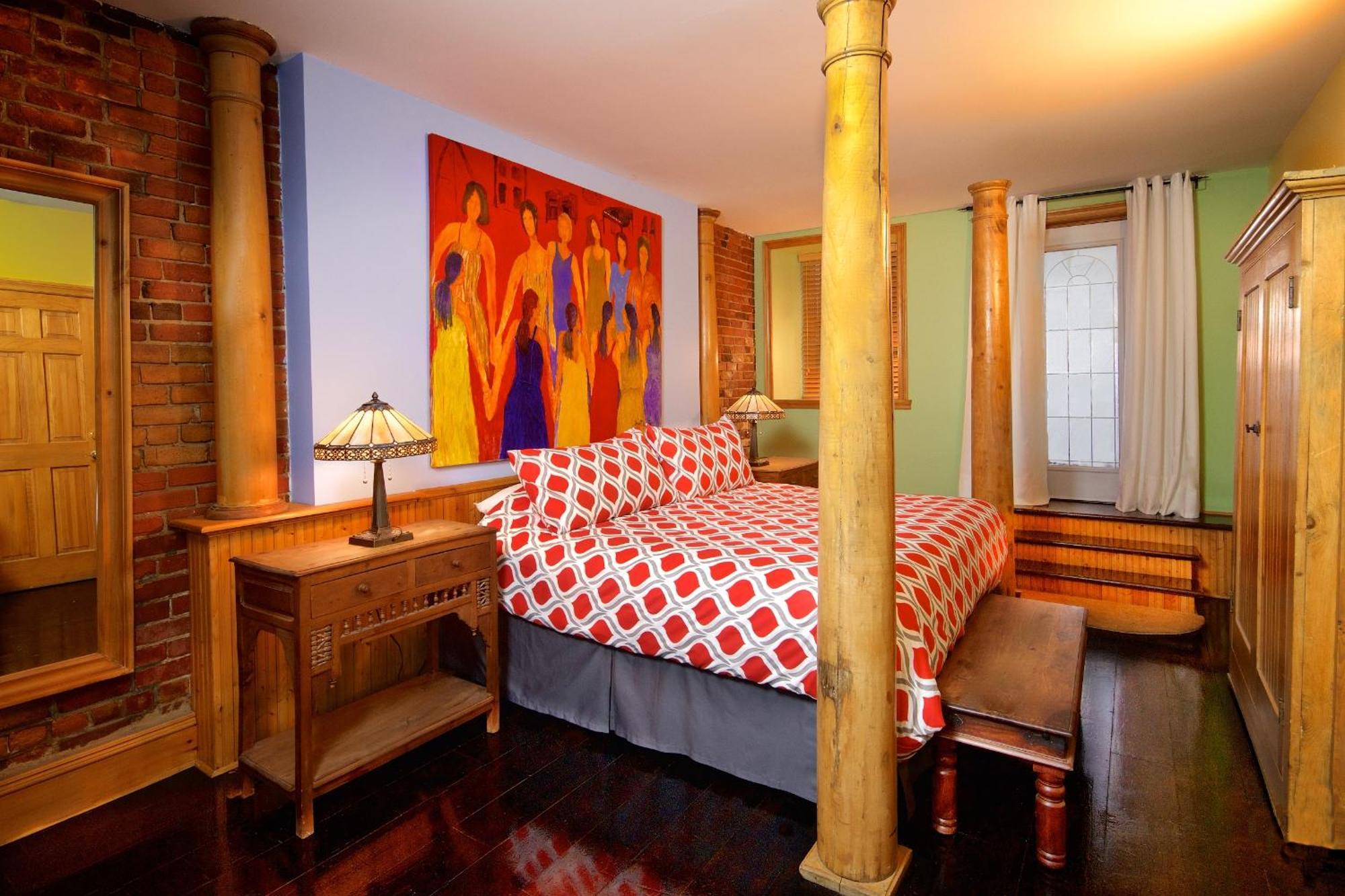 Deluxe Suite