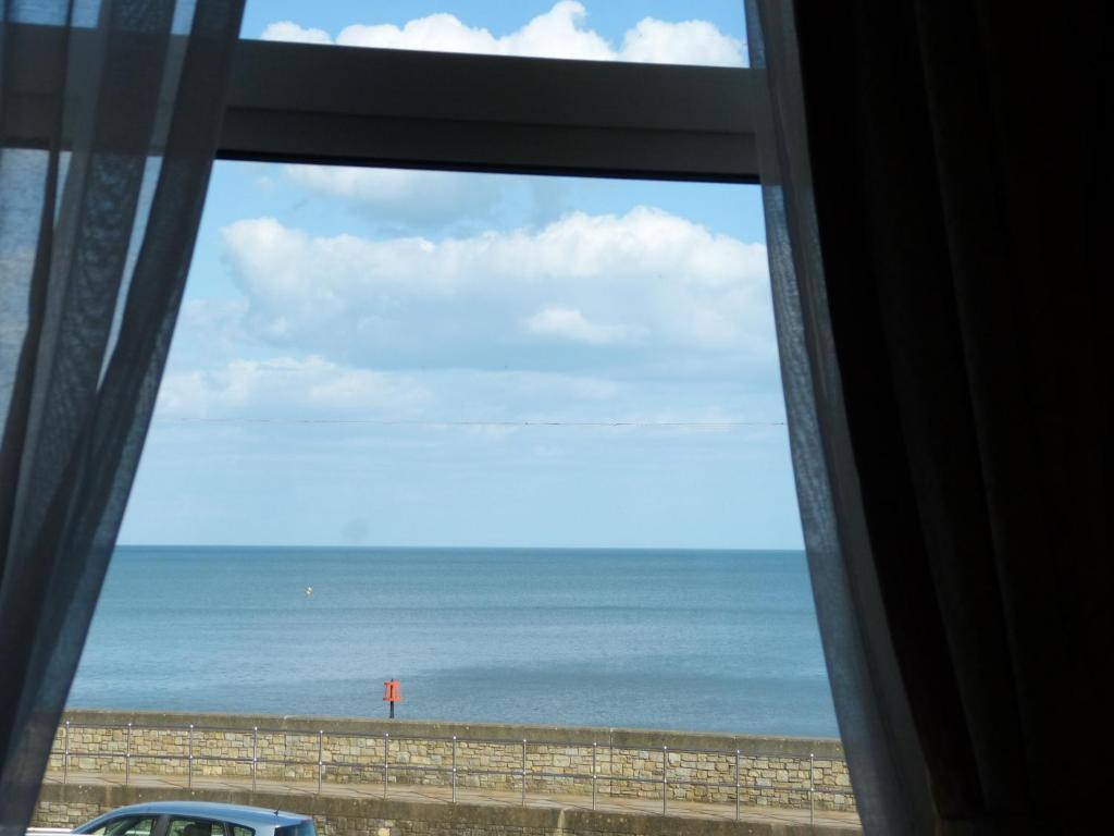 #6 Sea View -  Twin/ King Ensuite