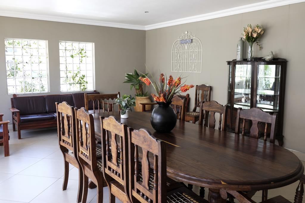 Family Room,345890989:JPEG