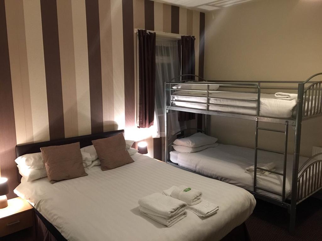Quadruple Room with Shower