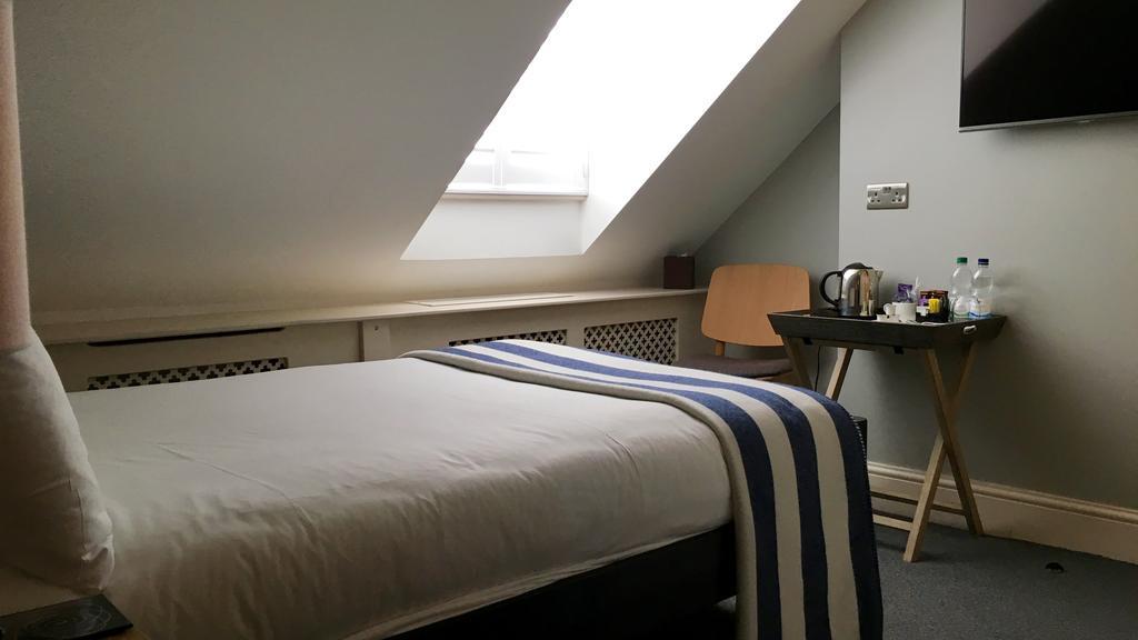Classic Single Room