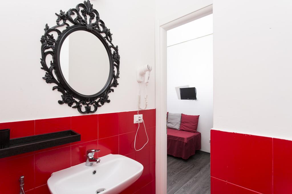 Triple Room,328559905:JPEG