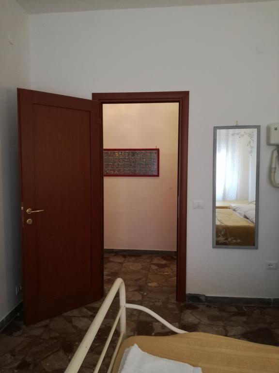 Basic Double Room with Shared Bathroom,510095259:JPEG