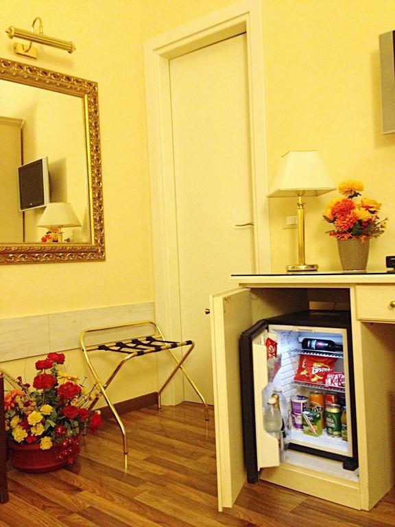 Single Room,693970425:JPEG