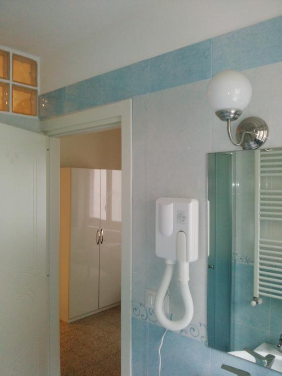 Double Room with Private Bathroom,379244308:JPEG